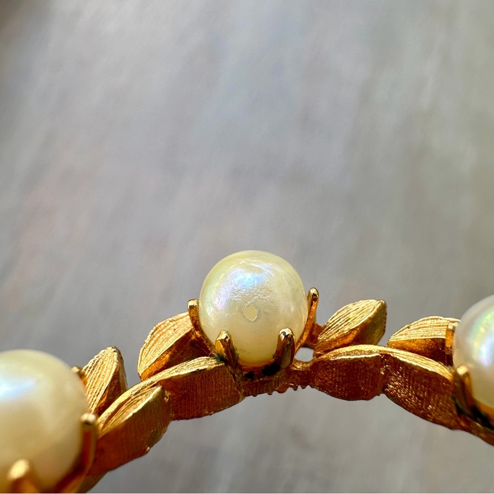 Liner Vintage Gold & Pearl Leaf Brooch - Picture 9 of 12